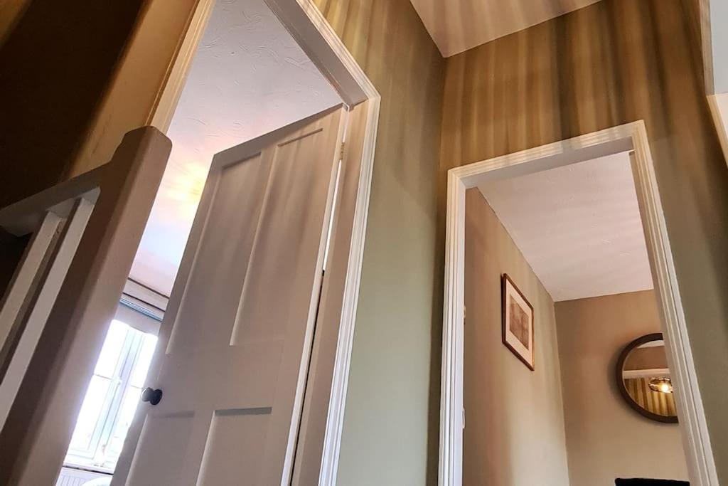 Gorgeous Two Bedroom House In Ілі Екстер'єр фото